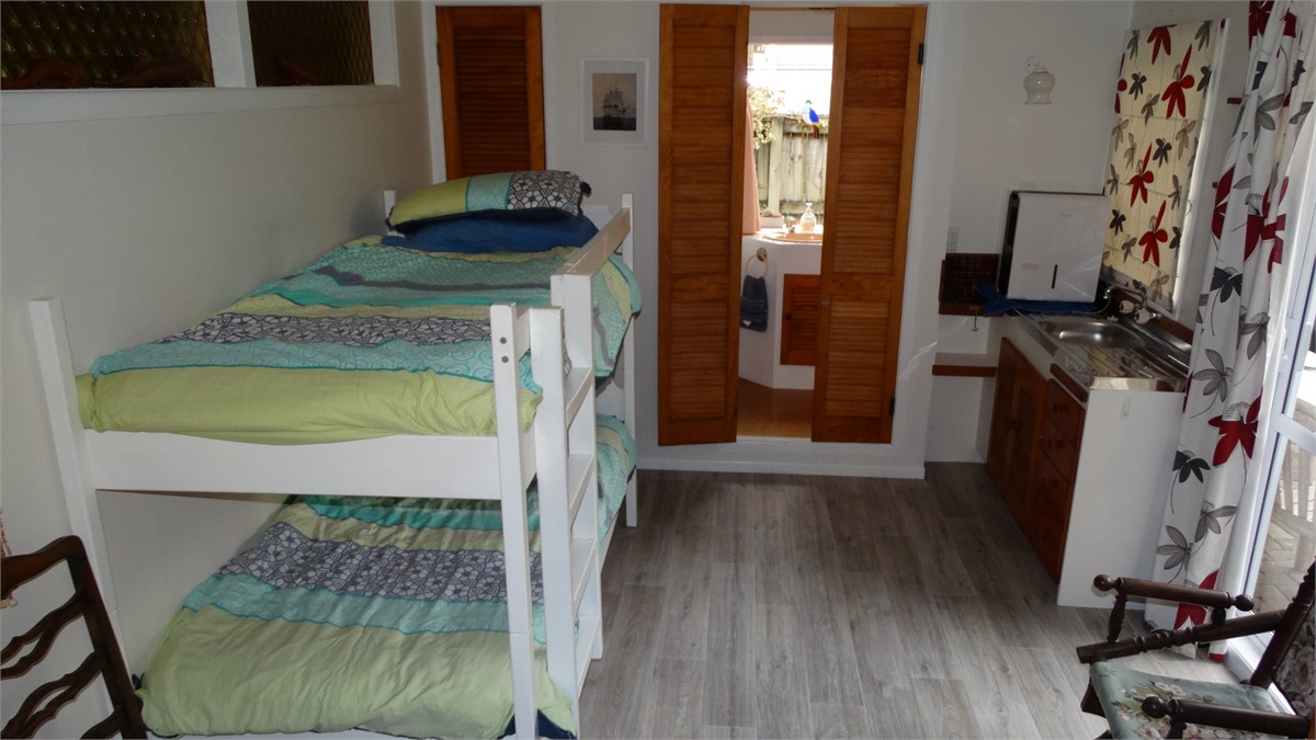 Bedroom 4 Single bunks