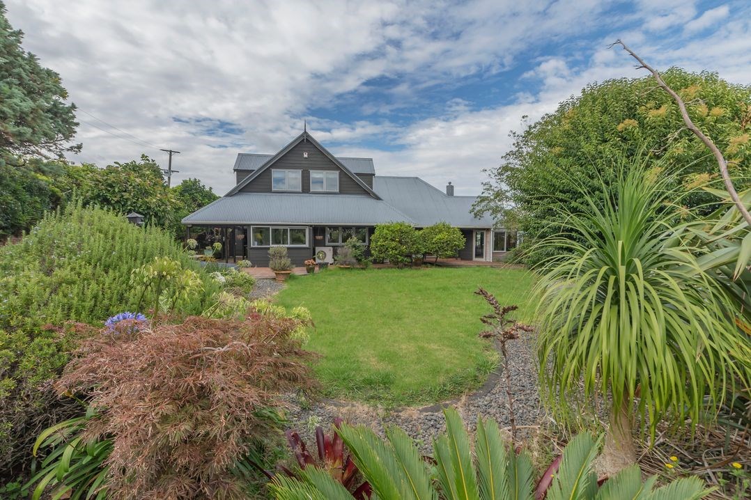 Relax at Redoubt (Bachcare) Auckland Holiday Home for rent Holiday