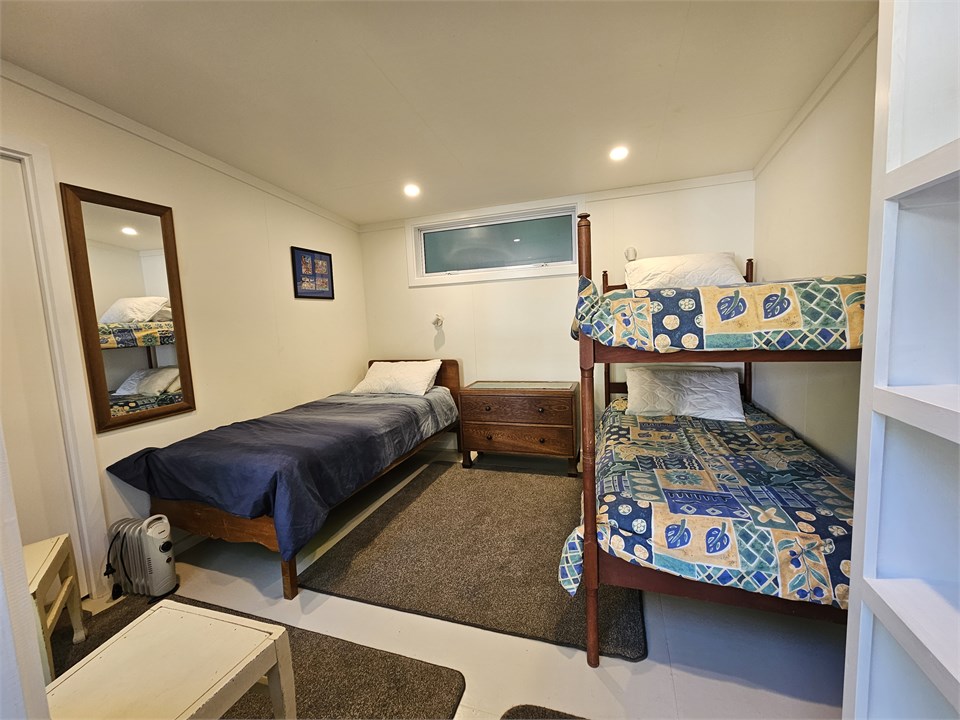 Sleepout, single + bunks