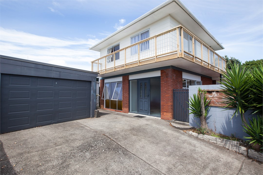 Leatham Heights New Plymouth Holiday Home for rent Holiday Houses