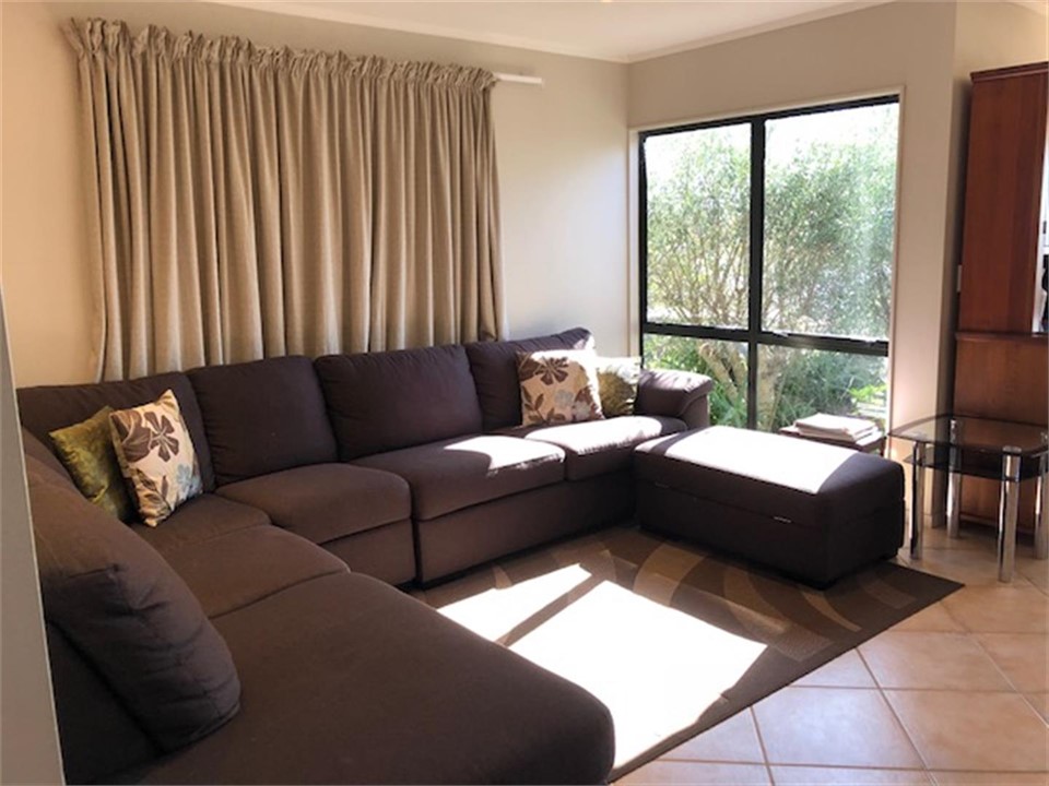 second living 4 bed side