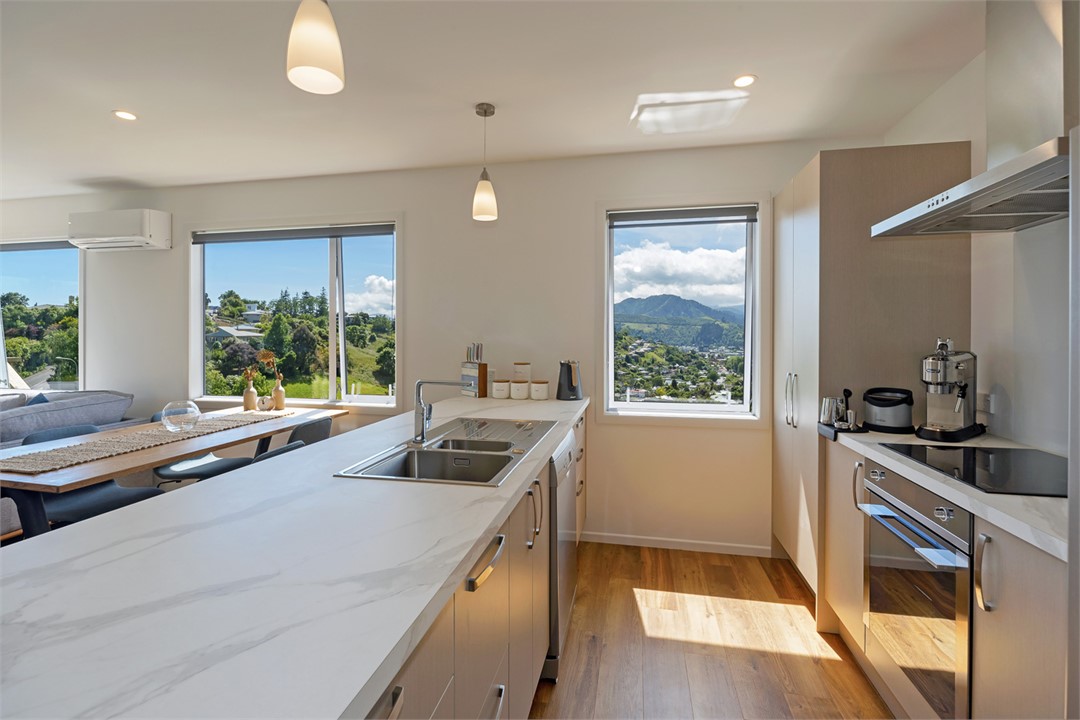 Fully-equipped kitchen