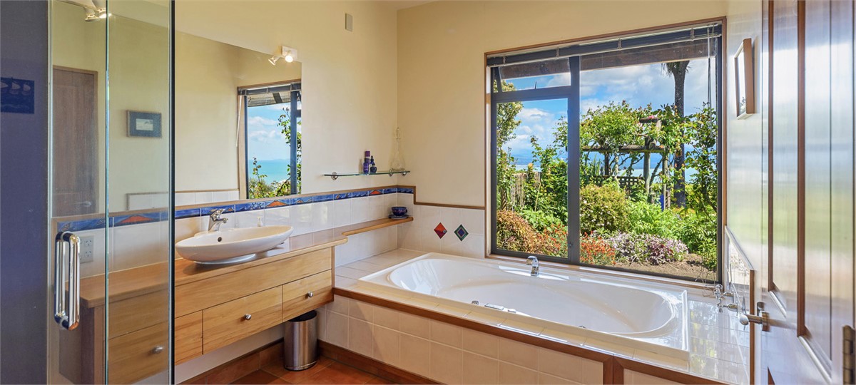 Master ensuite bathroom with Shower, separate bath