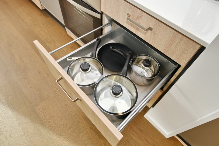 Kitchen complete with pots and pans for your cooki