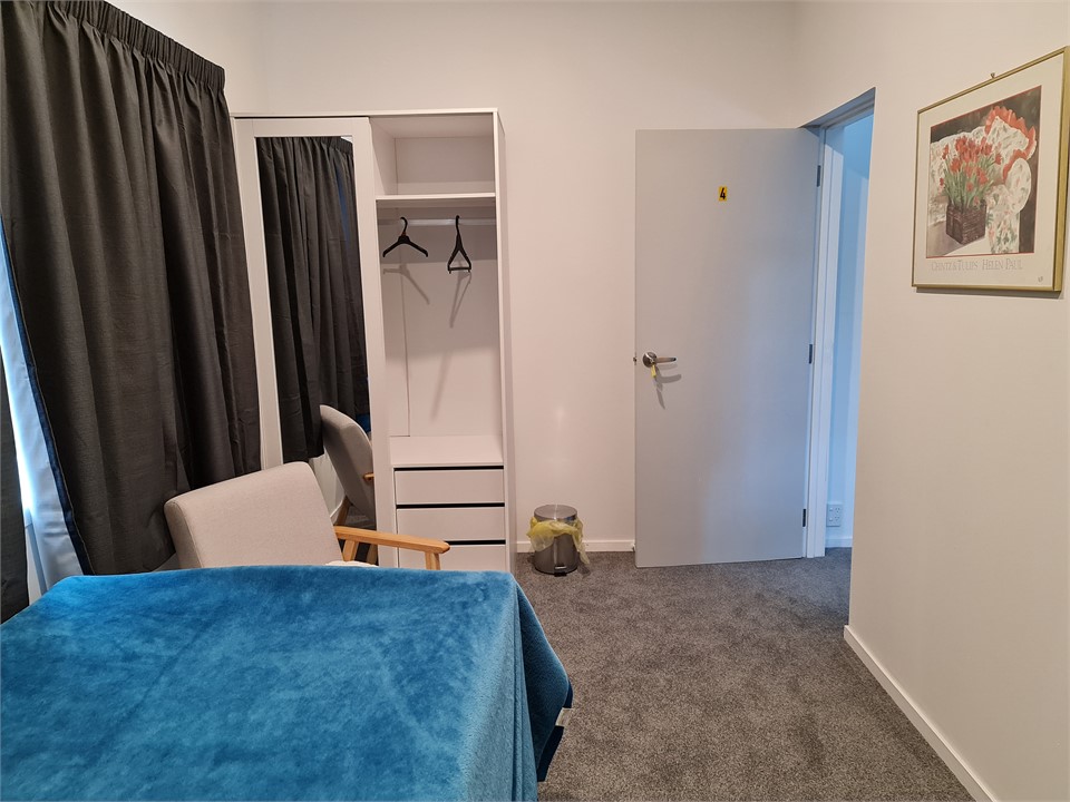 single bedroom (single bed)