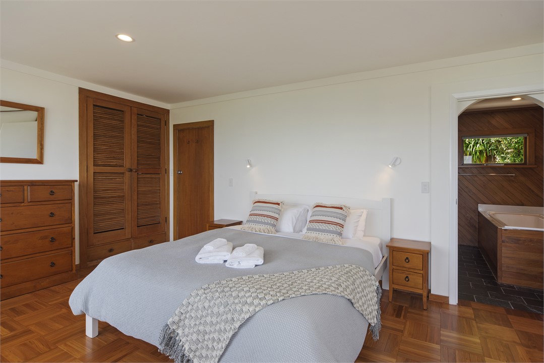 Master bedroom and Ensuite Bathroom