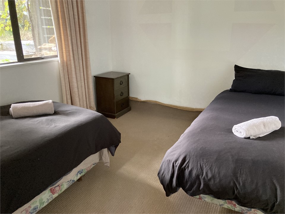Downstairs room 2 single beds