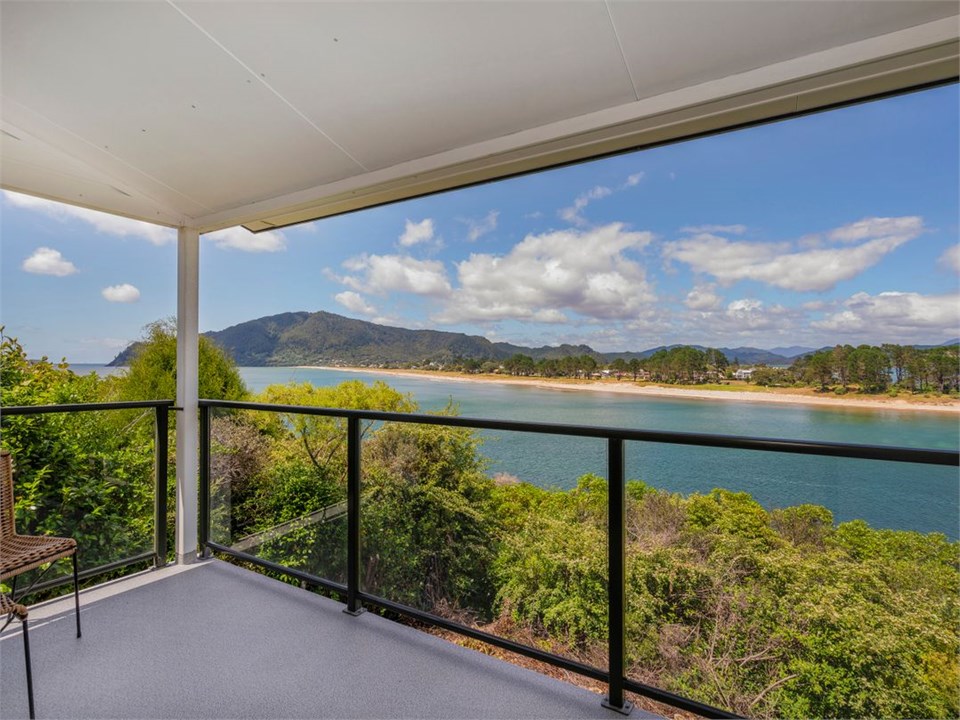 Pohutukawa on Paku (Bachcare) Tairua Holiday Home for rent Holiday