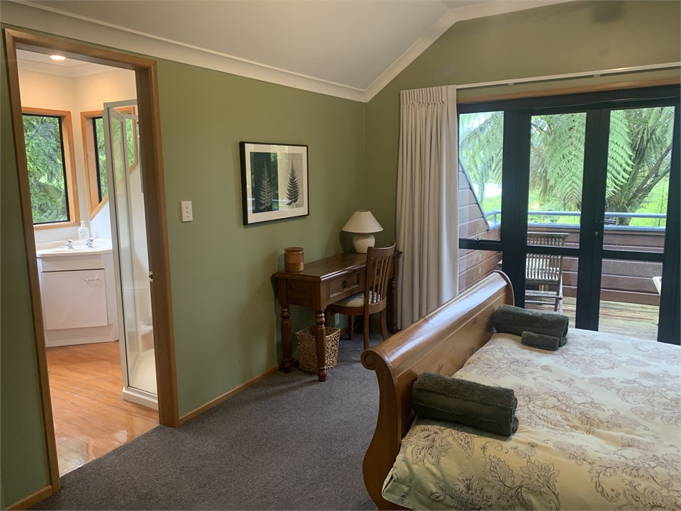 Master bedroom, en suite and private deck.