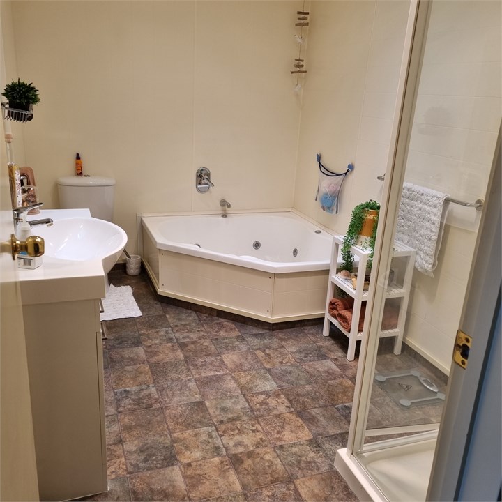 Main Bathroom