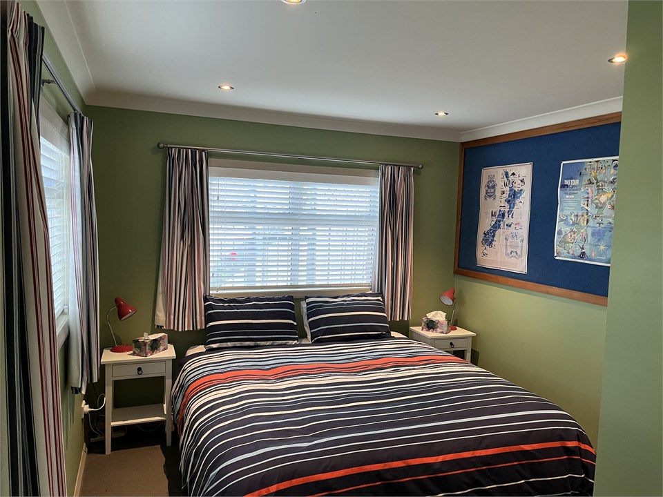 Bedroom 4: superking or two long single beds