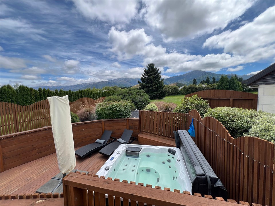 Private Outdoor Hot Tub