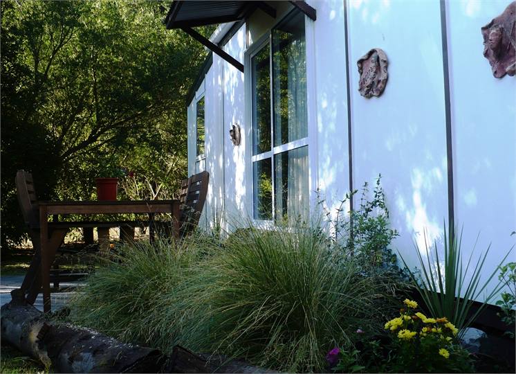 Nut Point Country Cottage