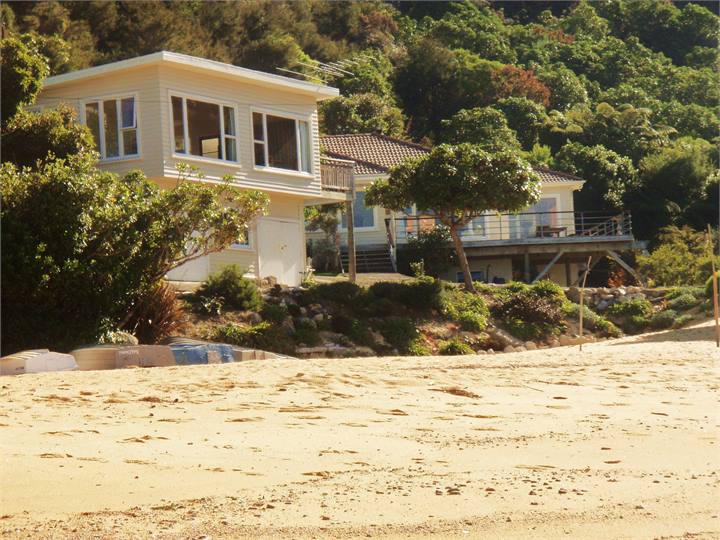 Apartment from beach - double garage below is priv