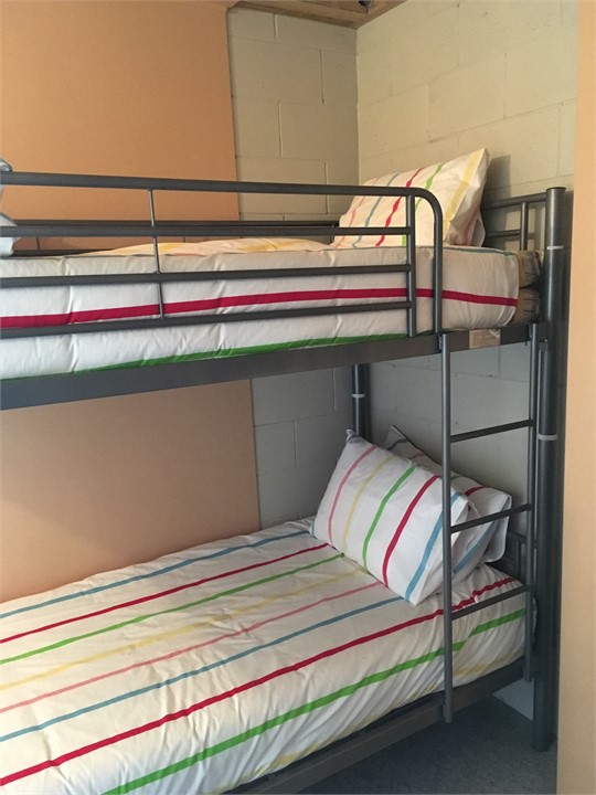 Single bunks