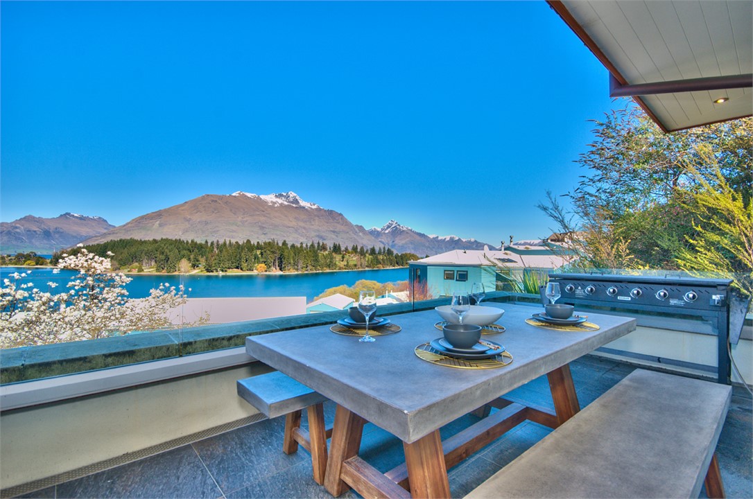 Outdoor dining with BBQ