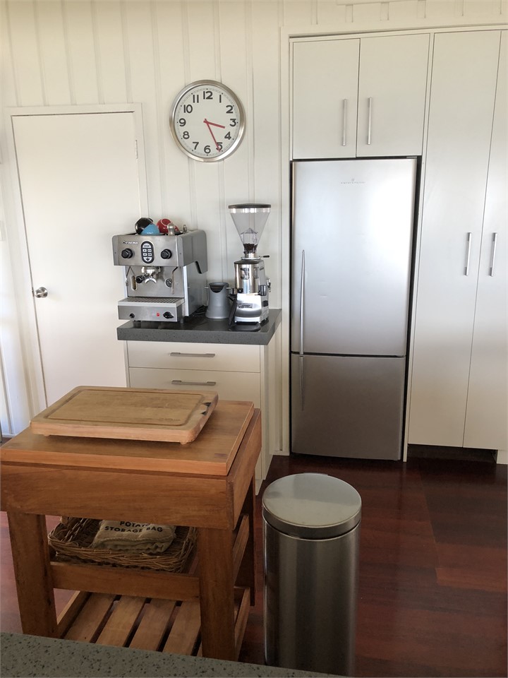 Coffee machine and grinder. Commercial quality