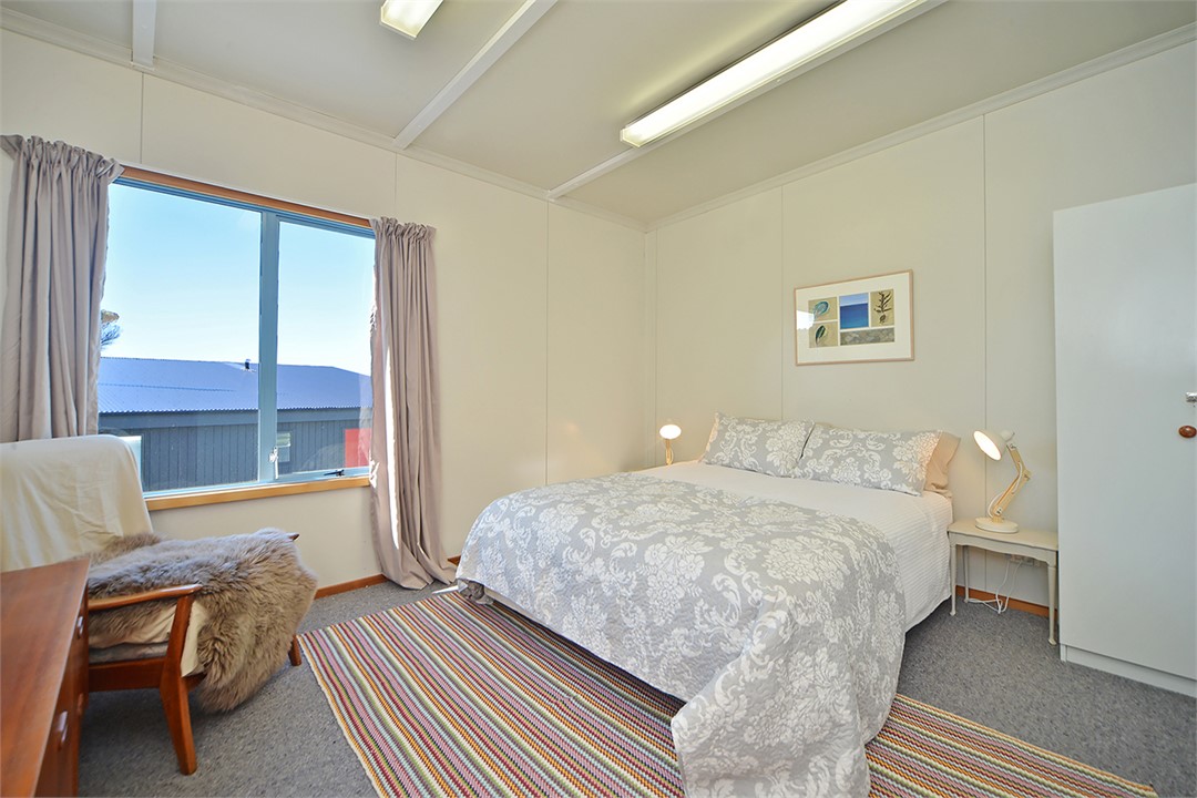 Queen Room - Upstairs