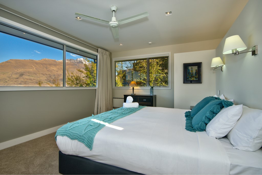 Bedroom 2 (can be 2 singles or 1 SuperKing)