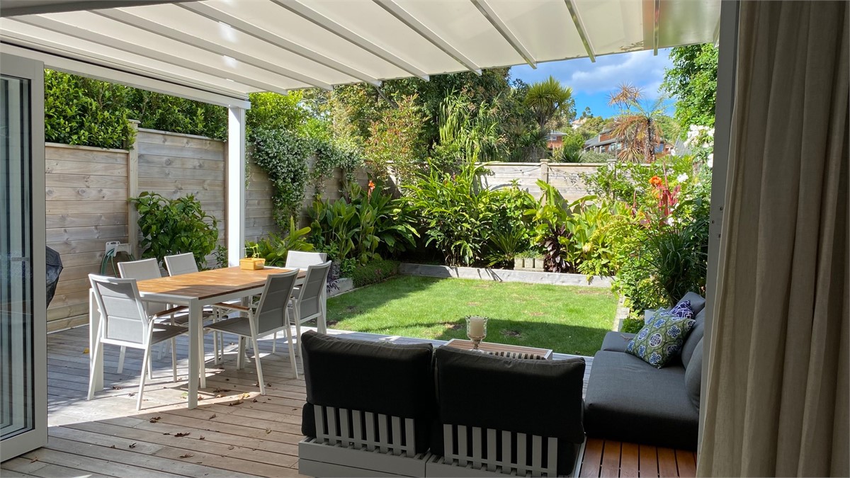 Indoor Outdoor flow to private garden