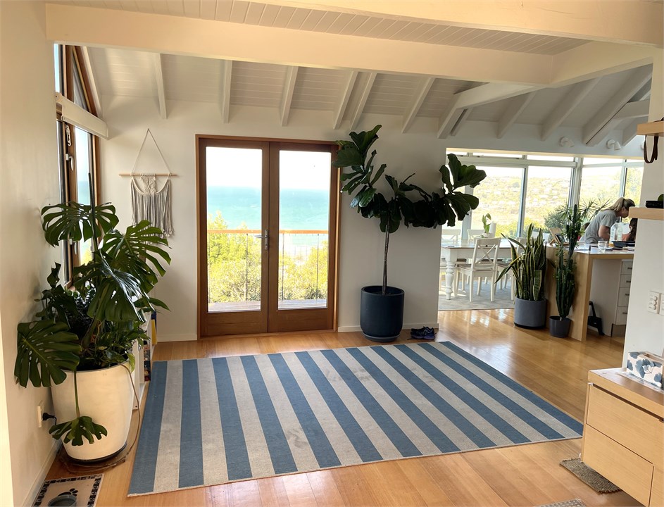 Living Room - Image 3