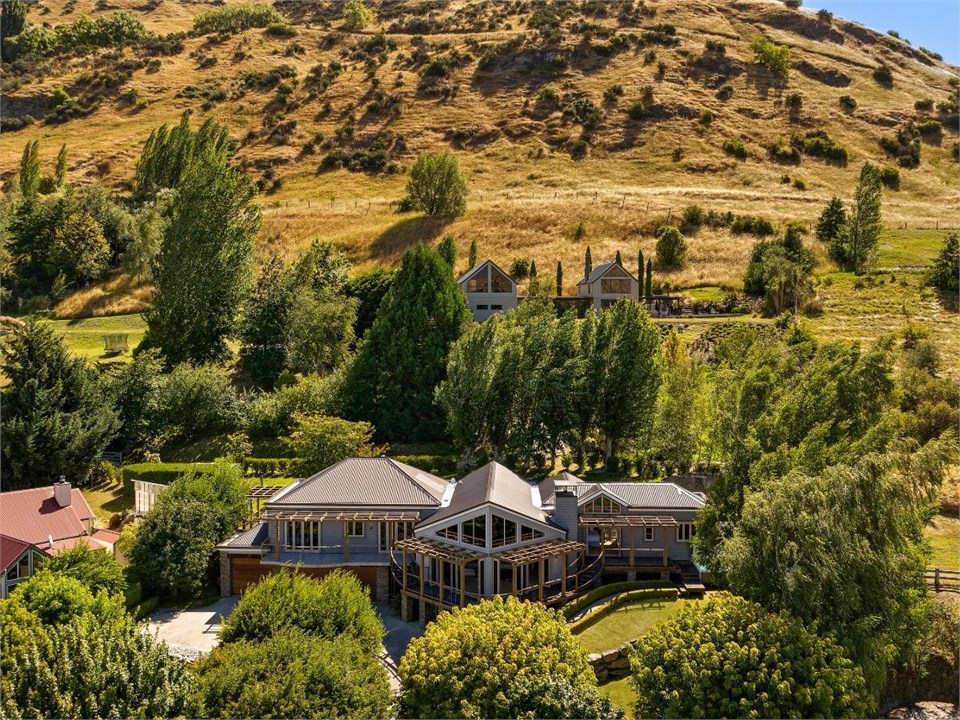 Pinnacle Villa Exterior