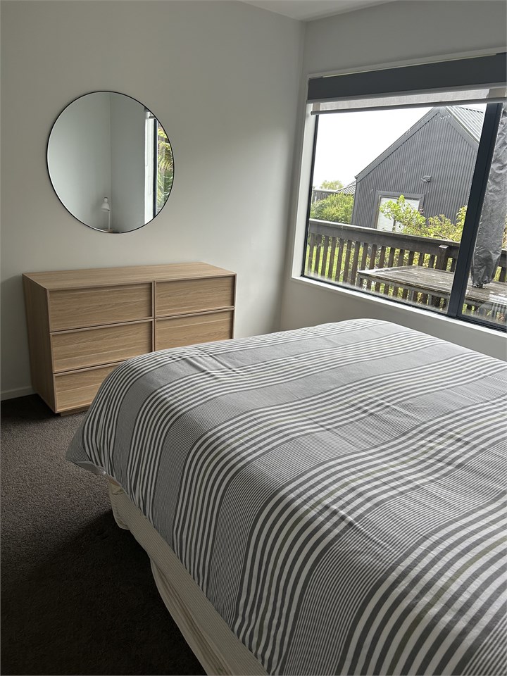 Upstairs Bedroom, Queen looking towards lake