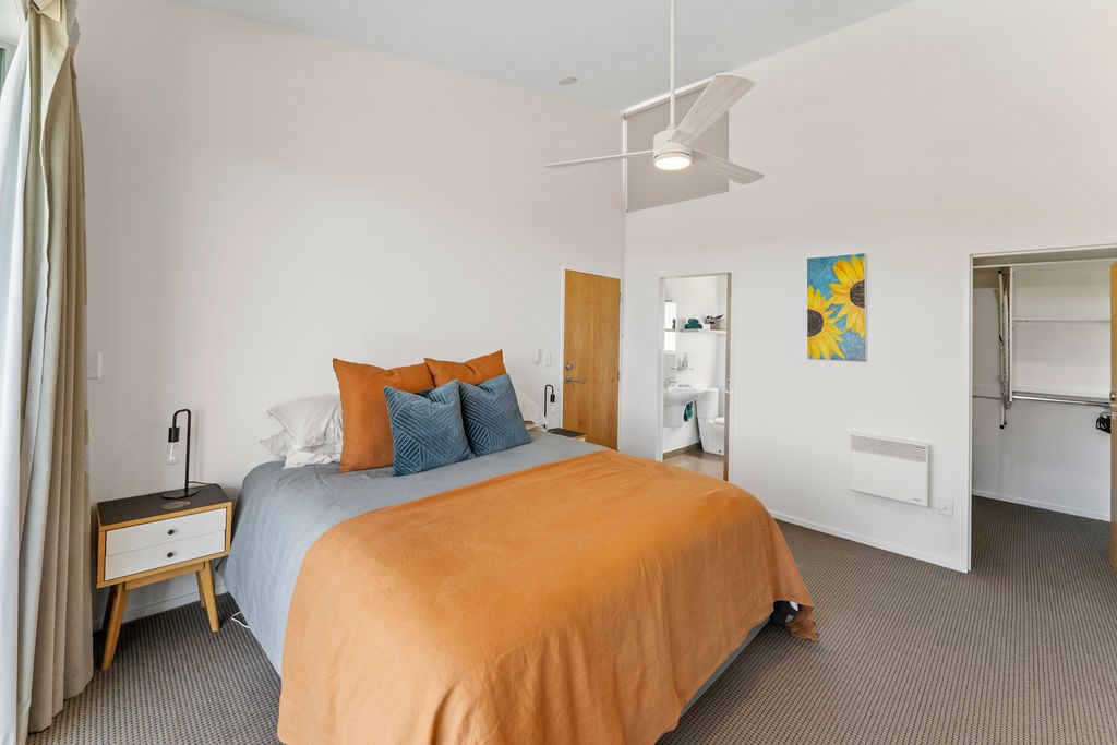 Master bedroom - Super King Bed