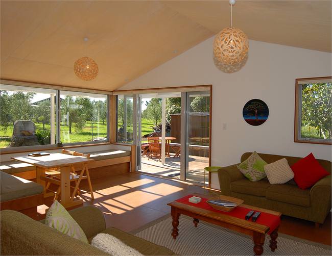 Lounge linking to outdoors