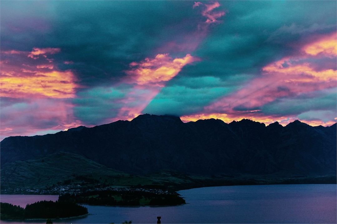 Sunrise views from Mountain Vista