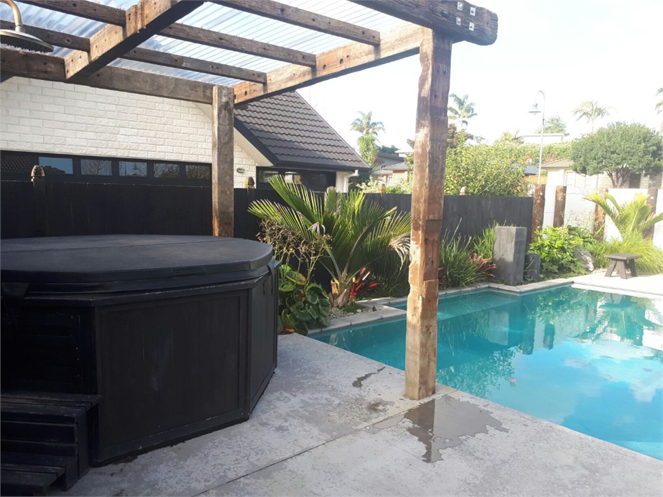 Spa Pool and Pool area