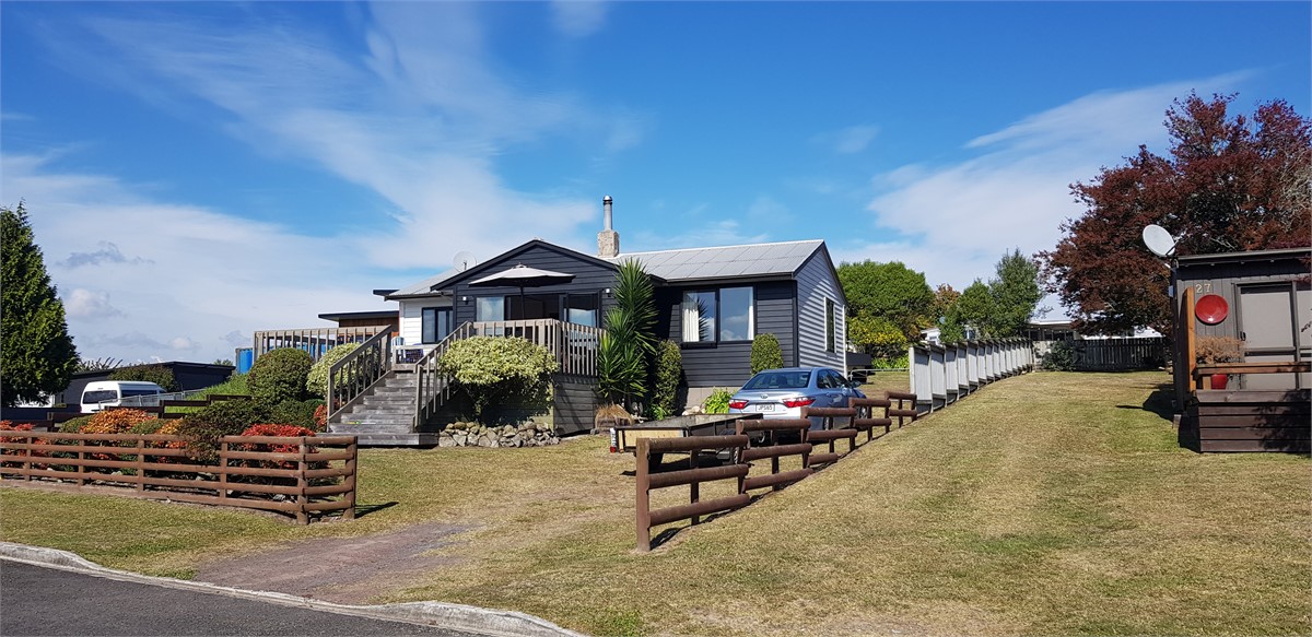 Club Mango Mangakino Bach for rent Holiday Houses