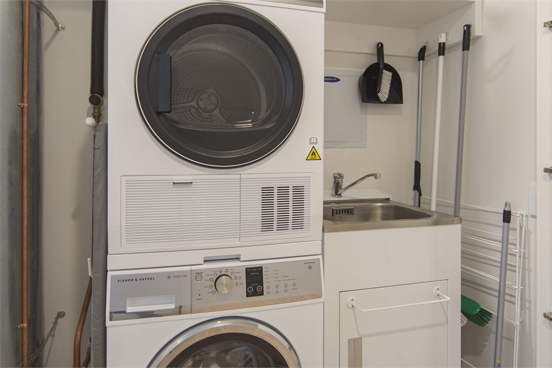 Laundry with Washing Machine, Dryer & Tub