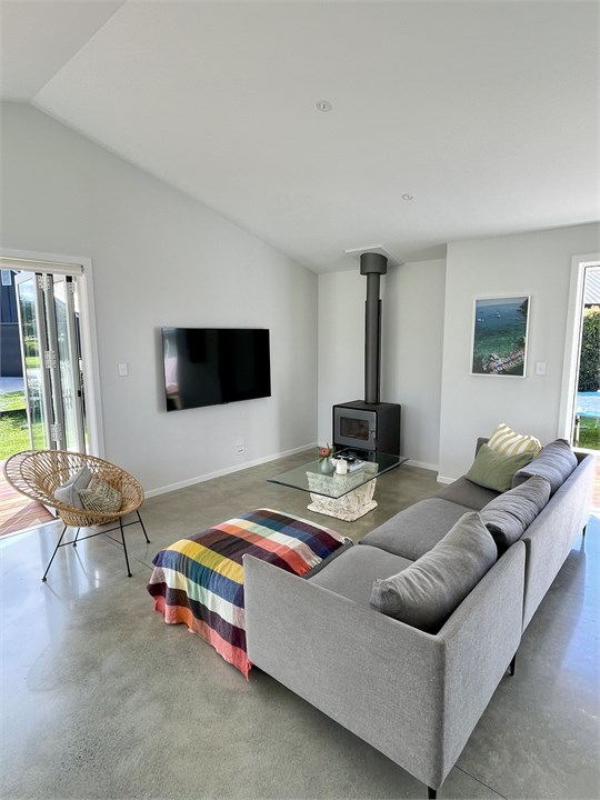 Woodburner / Lounge / TV