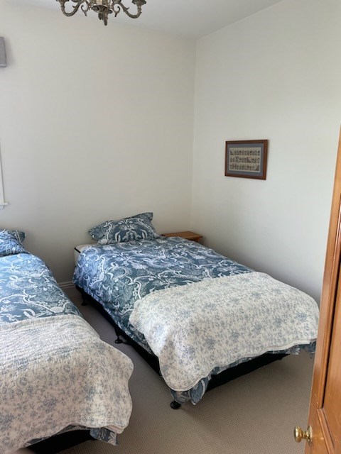 Twin bedroom