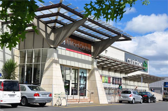 Milford Shoping Mall (3 minutes walk)