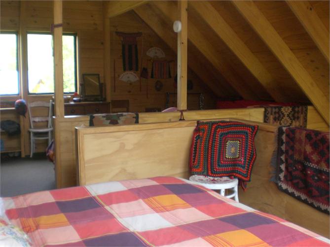 Family sleeping area King or x2 single pse request