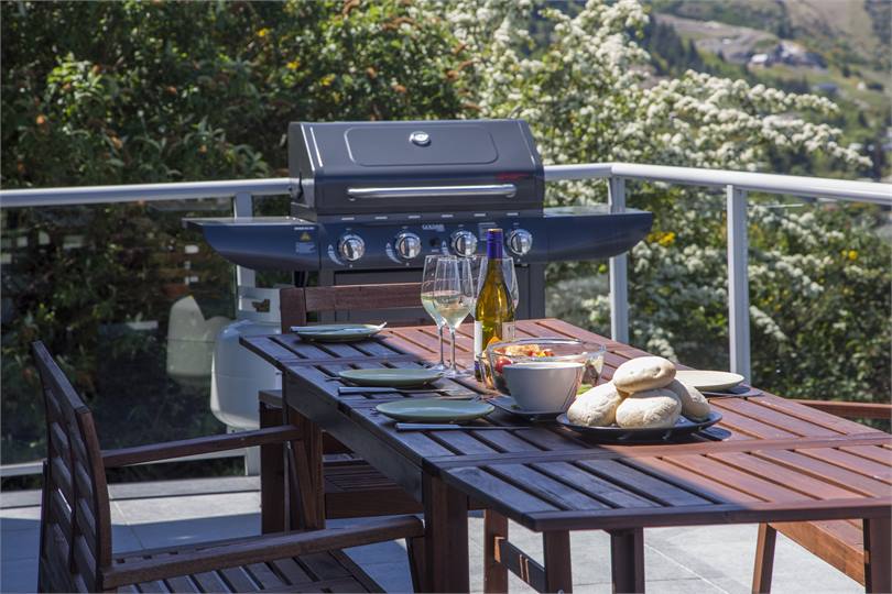 Outdoor dining and cooking