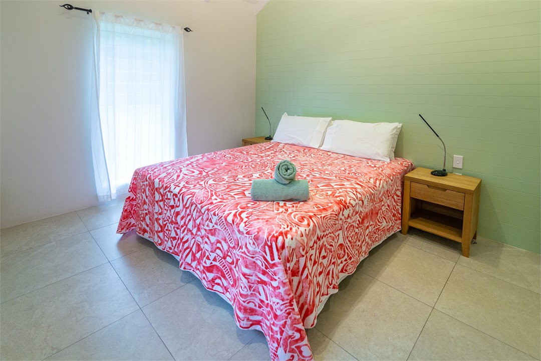 Main bedroom - large king bed