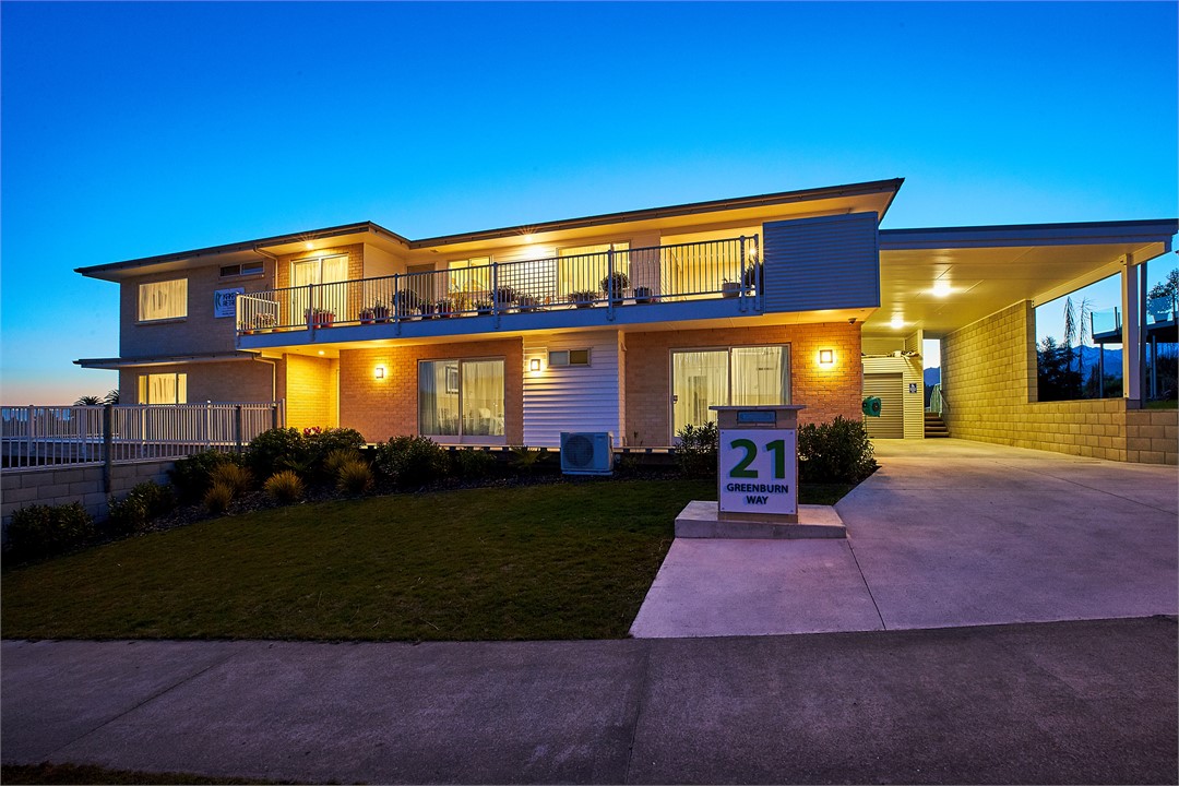 Evening Street View  of Kakatu Retreat