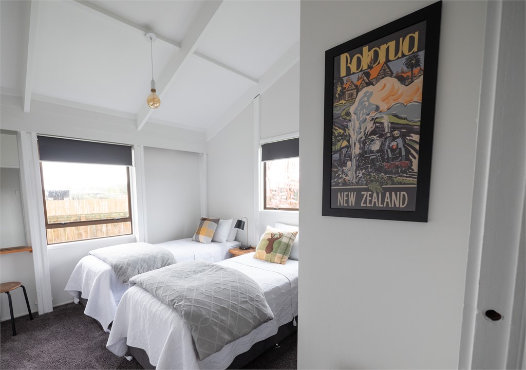 Twin bedroom (can be made up as a ziptogether King