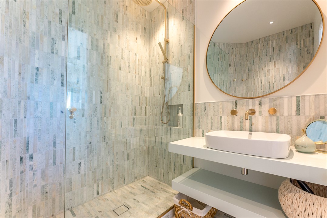 Master ensuite Bathroom