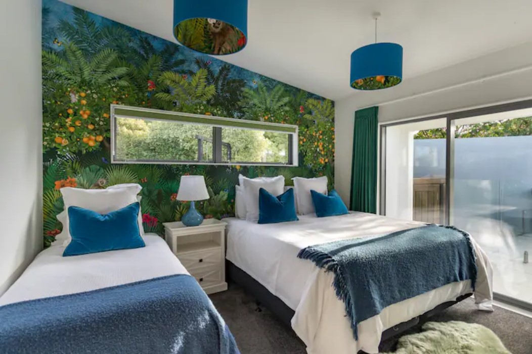 Jungle room - Super King + Single