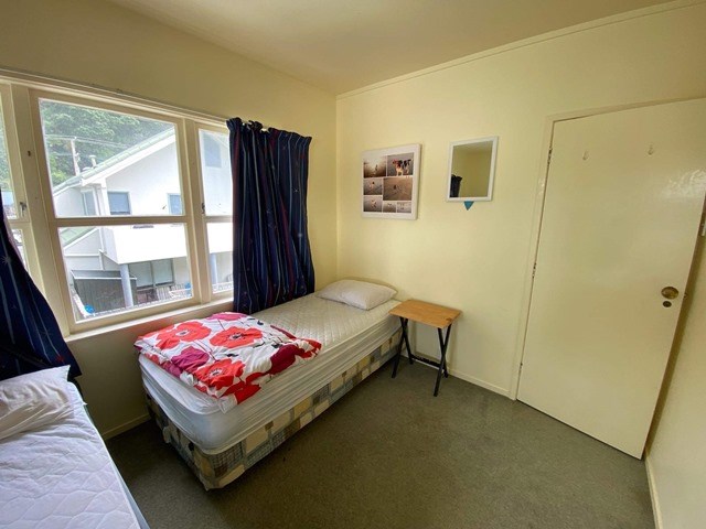 bedroom 4 - double bunk bed with single top bed pl