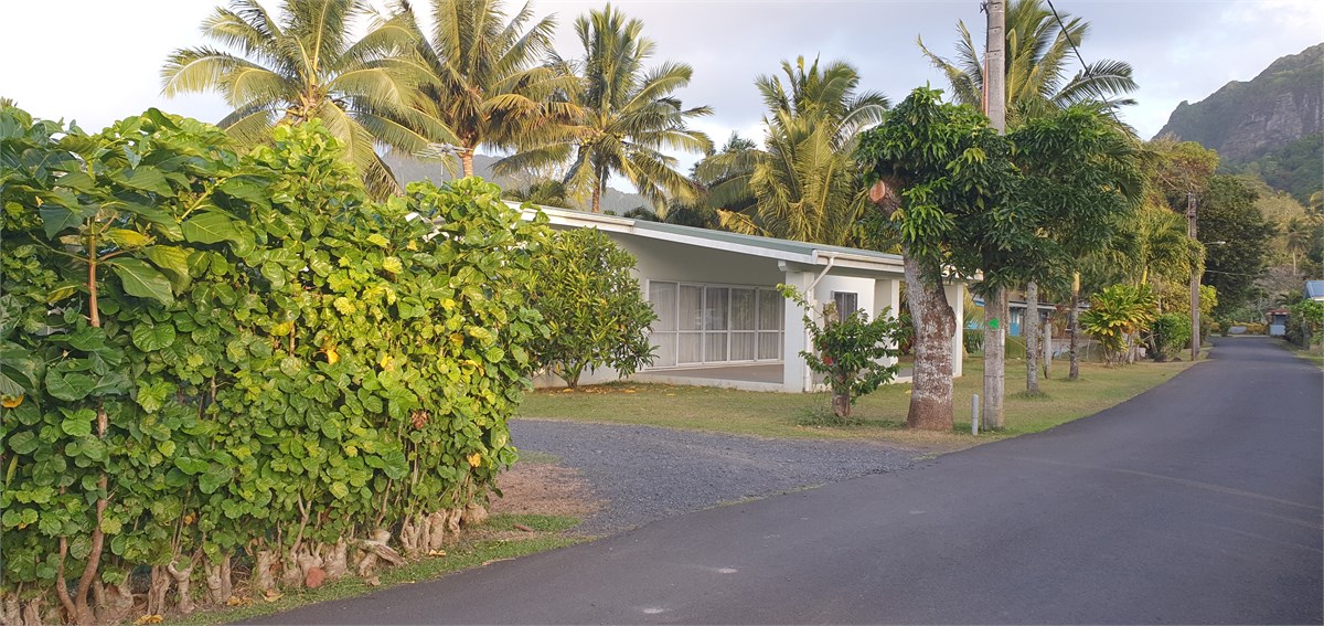 take a right down here to get to villa