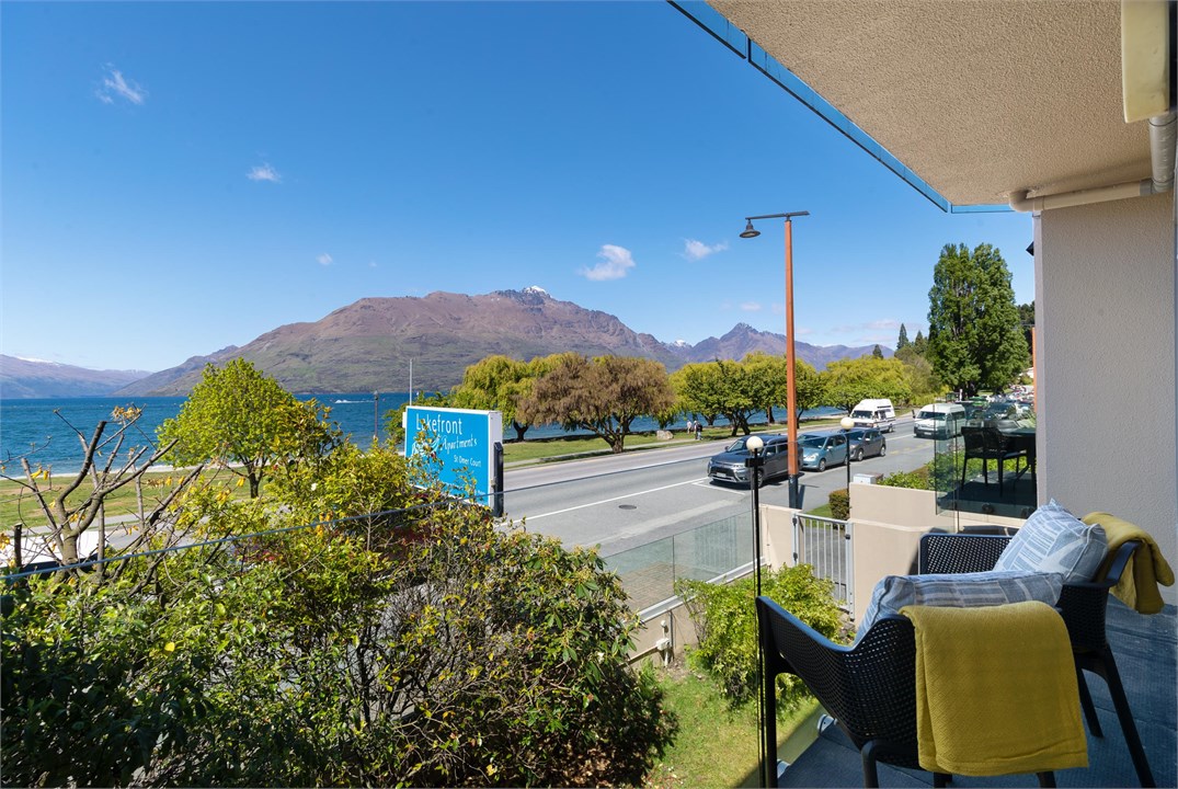 Lakefront Gem | Absolute Waterfront Aura Queenstow