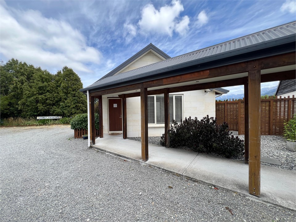 Private Standalone Villa with Outdoor Patio and Ho