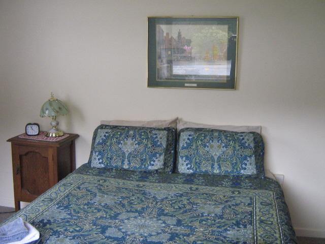 Queen room Holiday Villa