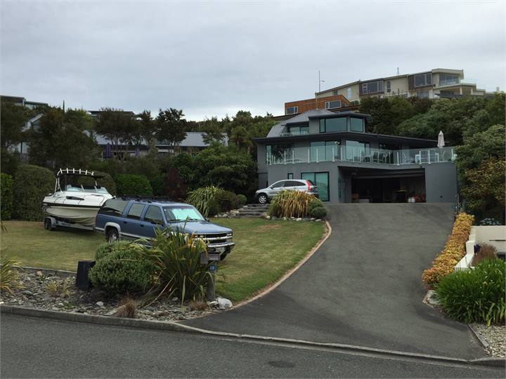 Plenty of parking, including for boats