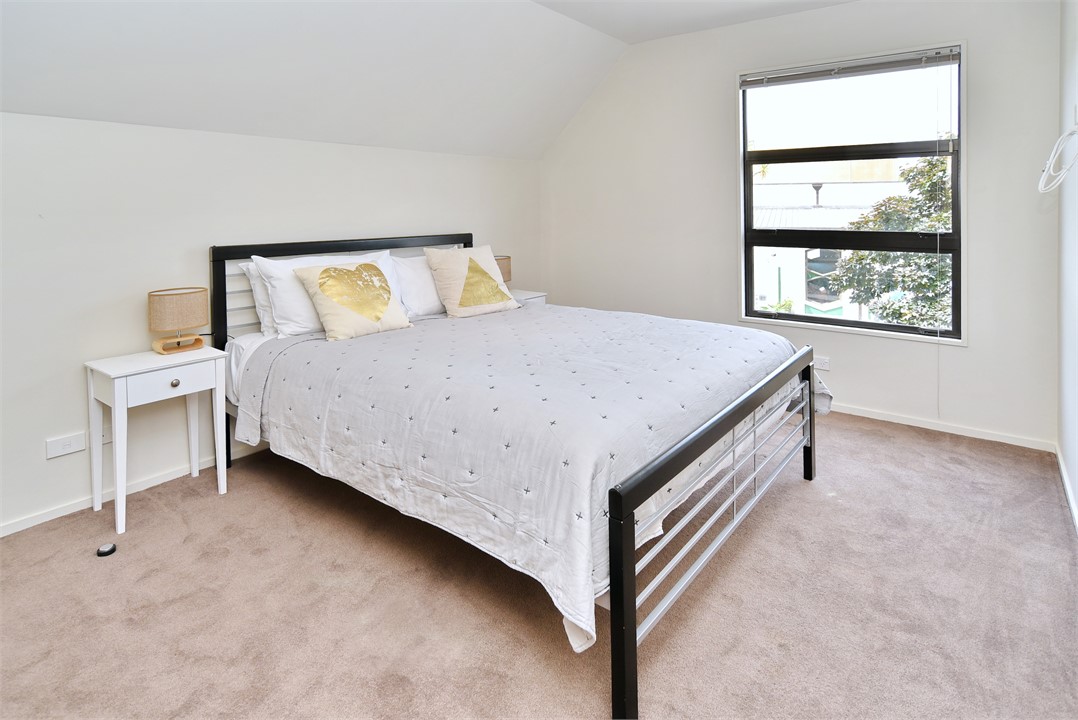 Bedroom 3, upstairs, 1xQueen bed